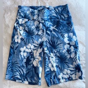 Up! Women’s Blue and White Printed Bermuda Shorts size US4